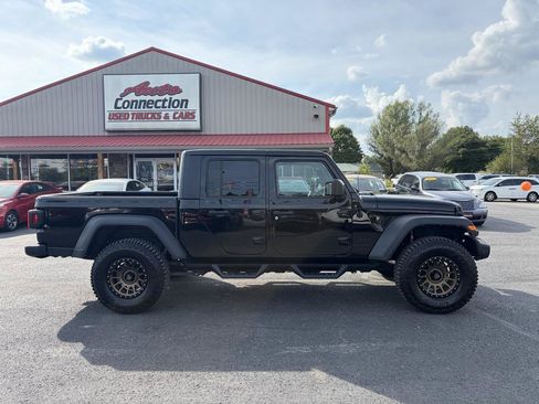 Used 2021 Jeep Gladiator Sport w/ Trailer Tow Package AWD/4WD image 3