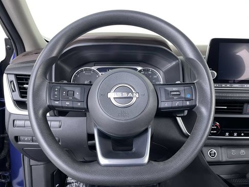 Used 2023 Nissan Rogue SV AWD/4WD image 13