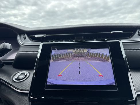 Used 2023 Jeep Grand Cherokee L Laredo image 24