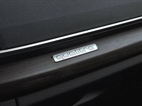 Certified 2025 Audi Q5 2.0T Premium Plus image 25