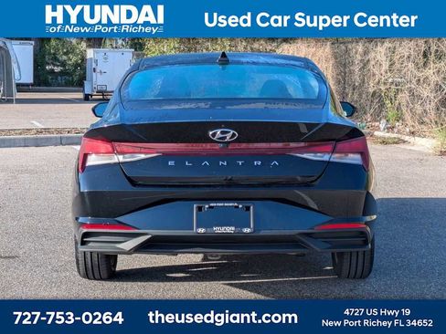 Certified 2023 Hyundai Elantra SEL image 4