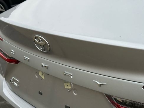 Used 2025 Toyota Camry LE image 9