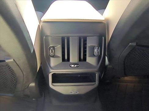 Used 2025 BMW X3 xDrive30i w/ Premium Package image 17