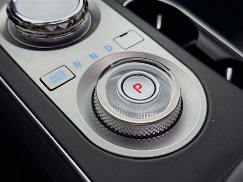 Used 2024 Genesis GV70 2.5T Advanced w/ Advanced Package image 17