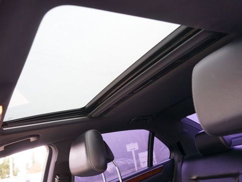 Used 2014 Mercedes-Benz E 350 Sedan image 23