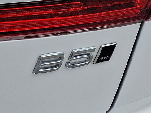 Certified 2023 Volvo XC60 B5 Plus w/ Climate Package AWD/4WD image 33