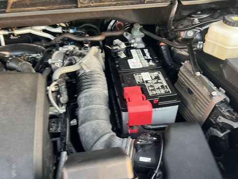 Used 2022 Toyota Highlander XLE image 38