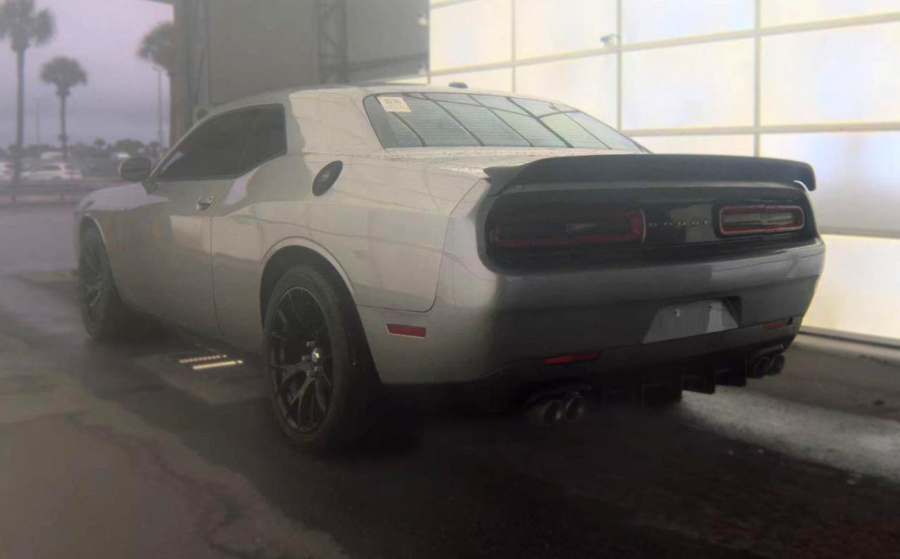 Used 2015 Dodge Challenger SXT RWD image 5