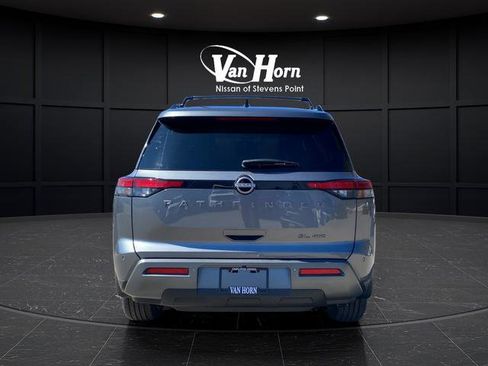 New 2026 Nissan Pathfinder SL image 6