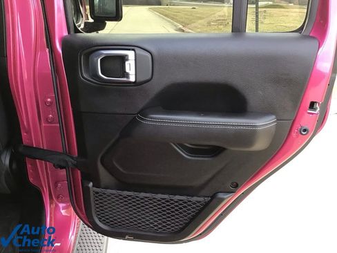 Used 2022 Jeep Wrangler Unlimited Sahara w/ Cold Weather Group image 14