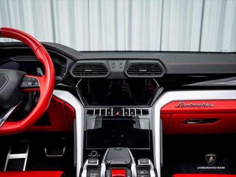 Used 2021 Lamborghini Urus AWD/4WD image 35