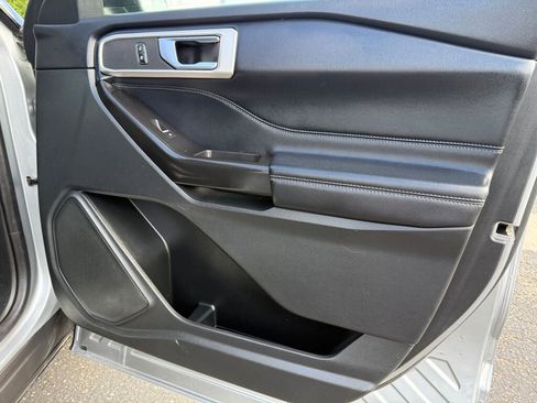 Used 2020 Ford Explorer XLT w/ Equipment Group 202A image 29