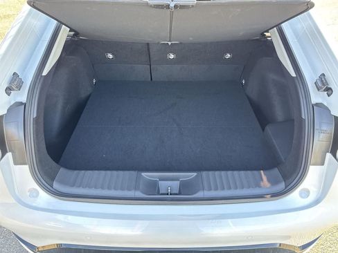 Used 2024 Toyota Prius XLE image 40