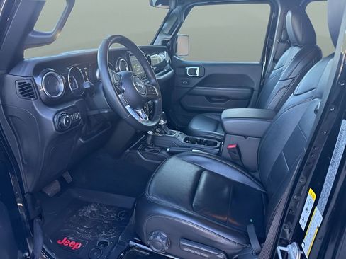 Used 2020 Jeep Wrangler Unlimited Sahara image 13