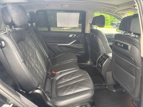 Used 2024 BMW X7 xDrive40i w/ Premium Package AWD/4WD image 34