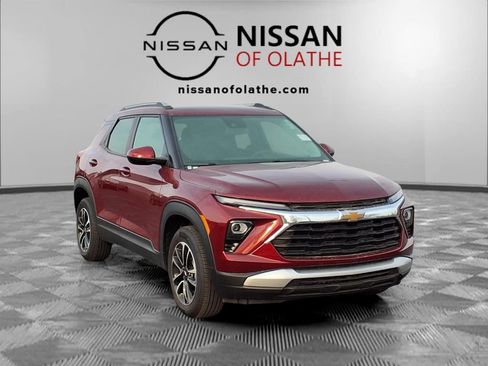 Used 2025 Chevrolet TrailBlazer LT w/ Driver Confidence Package AWD/4WD image 28