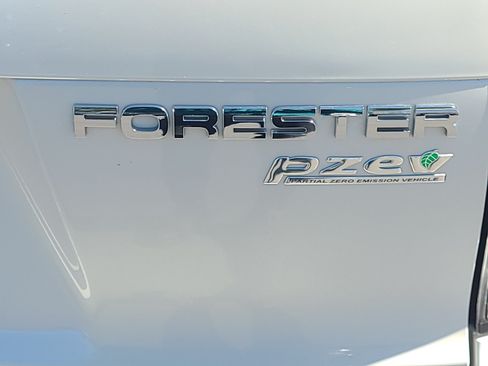 Used 2012 Subaru Forester 2.5X Premium w/ All-Weather Pkg AWD/4WD image 24