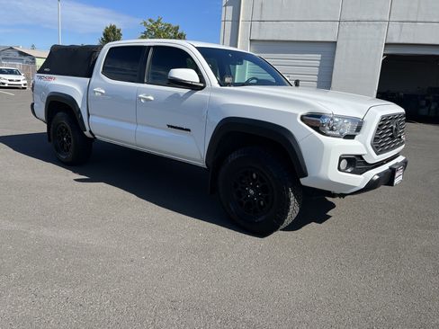Used 2021 Toyota Tacoma TRD Off-Road AWD/4WD image 7