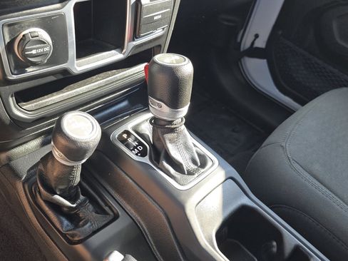 Used 2021 Jeep Wrangler Unlimited Sport image 33