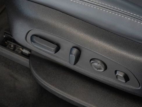 Used 2024 Buick Enclave Premium image 16