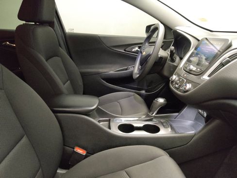 Used 2019 Chevrolet Malibu LS image 21