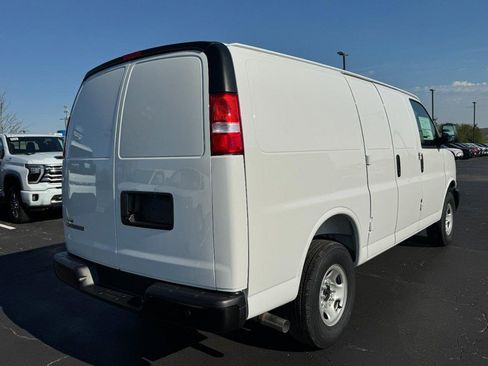 New 2026 Chevrolet Express 2500 image 3