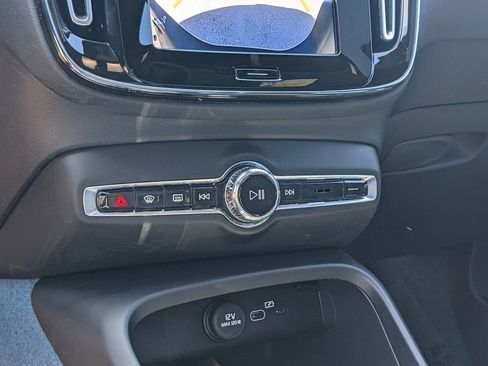 Certified 2023 Volvo XC40 Recharge Ultimate AWD/4WD image 18