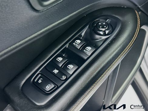 Used 2018 Jeep Compass Limited AWD/4WD image 18