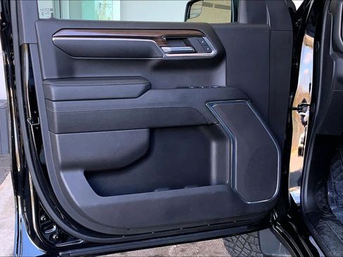 Used 2024 Chevrolet Silverado 1500 LT Trail Boss w/ LPO, Dark Essentials Package image 44