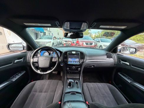 Used 2012 Chrysler 300 S RWD image 38
