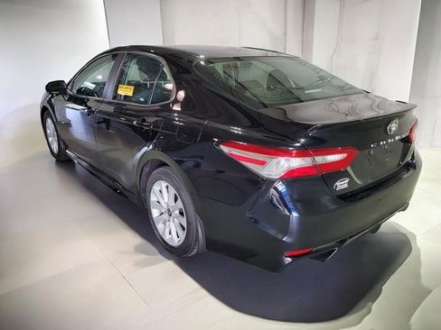 Used 2020 Toyota Camry SE image 17