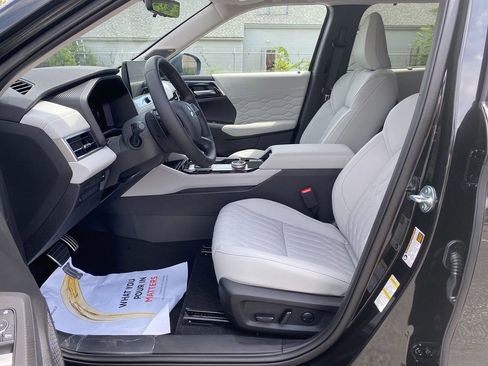 New 2025 Mitsubishi Outlander SEL image 12