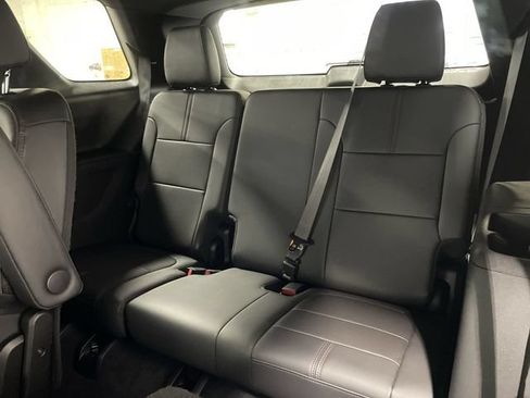 Used 2023 Chevrolet Traverse RS FWD image 26