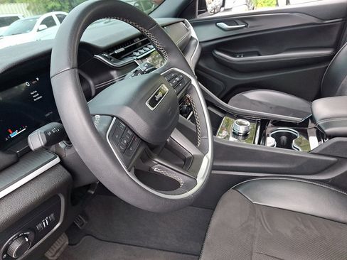 Certified 2023 Jeep Grand Cherokee Altitude image 25