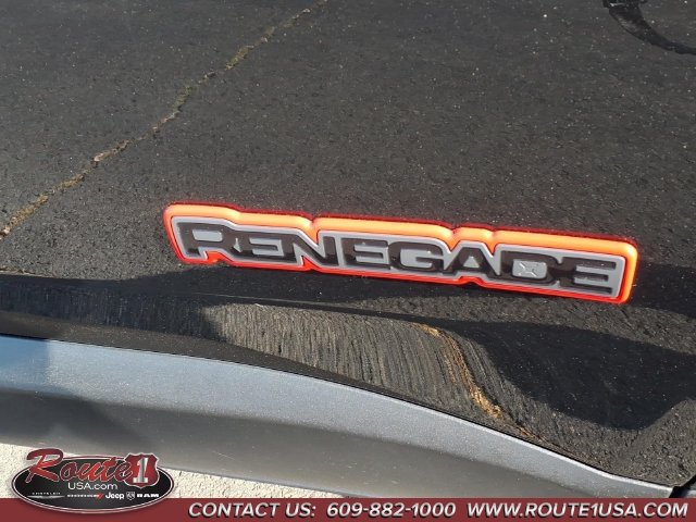 Used 2023 Jeep Renegade Trailhawk AWD/4WD image 12