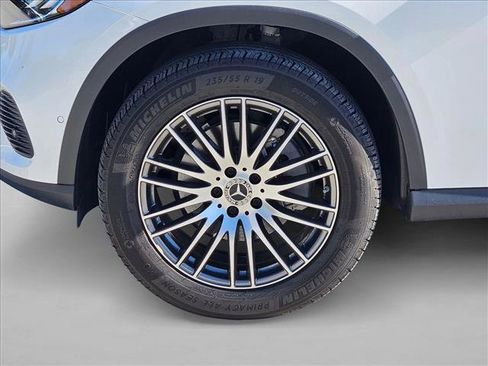 Certified 2025 Mercedes-Benz GLC 300 image 22