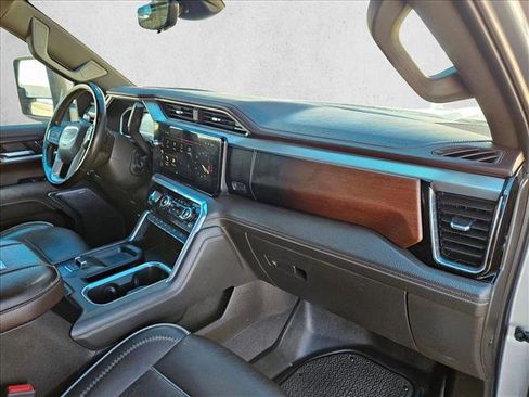 Used 2024 GMC Sierra 2500 Denali w/ Technology Package image 21