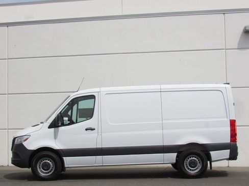 Certified 2025 Mercedes-Benz Sprinter 2500 image 4