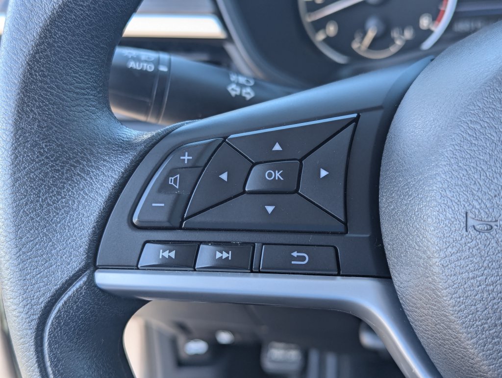 Used 2025 Nissan Altima 2.5 SV FWD image 19