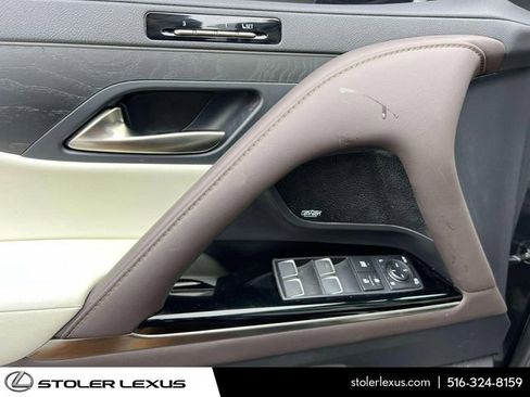 Used 2023 Lexus LX 600 4WD w/ Accessory Package (Z1) image 22