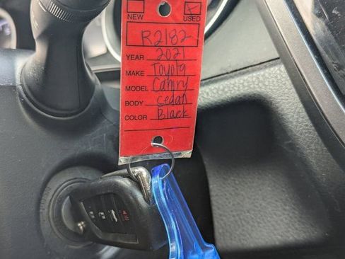 Used 2021 Toyota Camry LE image 34
