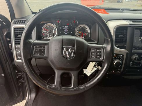 Used 2019 RAM 1500 Classic SLT w/ Luxury Group image 16