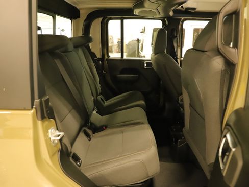 New 2025 Jeep Gladiator Sport image 13