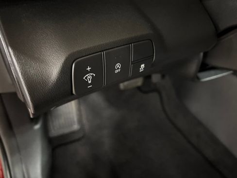 Certified 2025 Hyundai Elantra SE FWD image 13