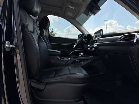 Used 2022 Kia Telluride S FWD image 32