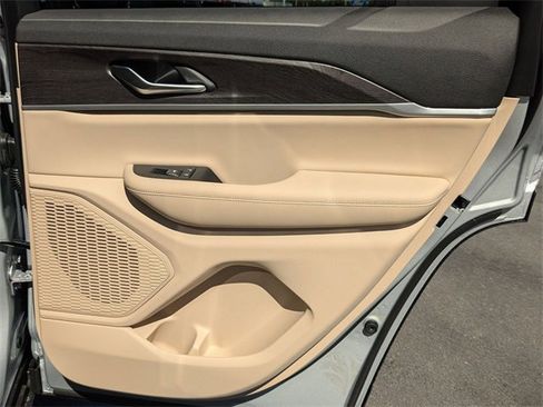 New 2025 Jeep Grand Cherokee Limited image 32