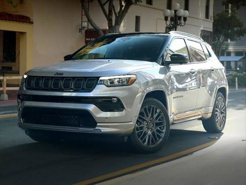 Certified 2022 Jeep Compass Latitude w/ Convenience Group AWD/4WD image 1