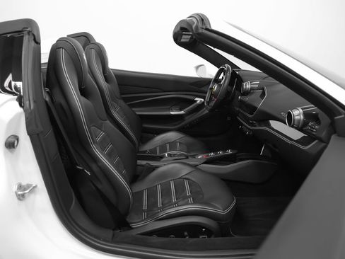 Certified 2022 Ferrari F8 Tributo RWD image 23