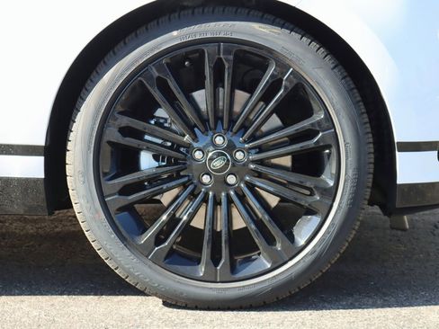 Used 2025 Land Rover Range Rover Velar Dynamic HSE image 9