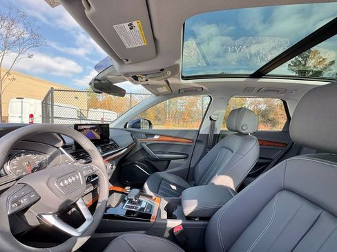 Used 2023 Audi Q5 2.0T Premium w/ Convenience Package image 19